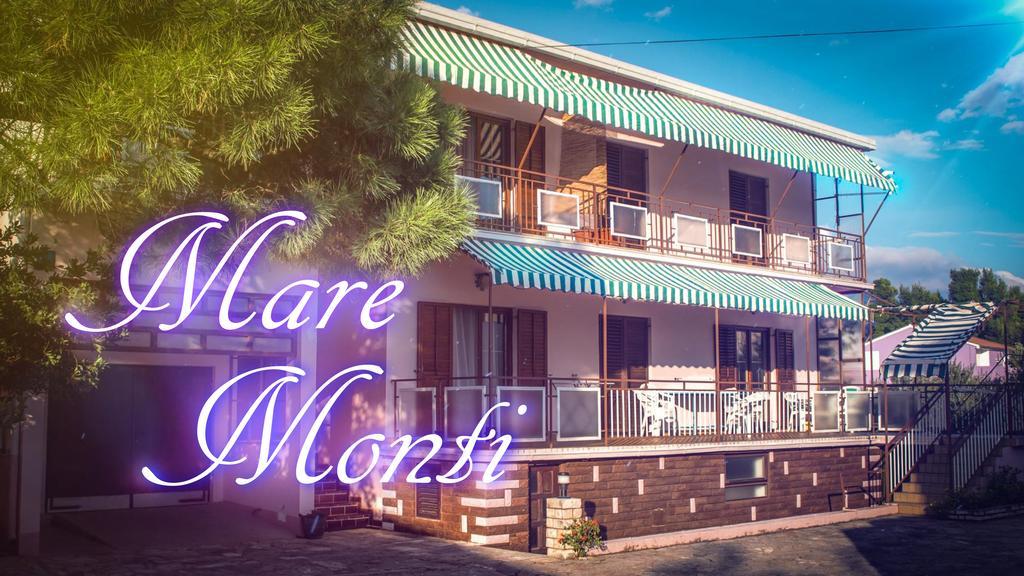 Apartments And Rooms Mare-Monti Starigrad Paklenica Exteriör bild