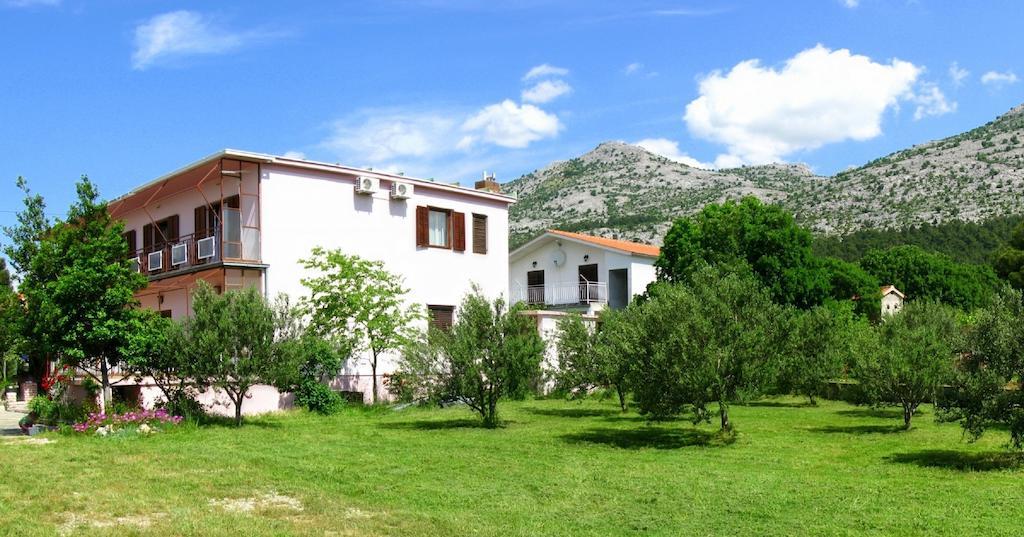 Apartments And Rooms Mare-Monti Starigrad Paklenica Exteriör bild